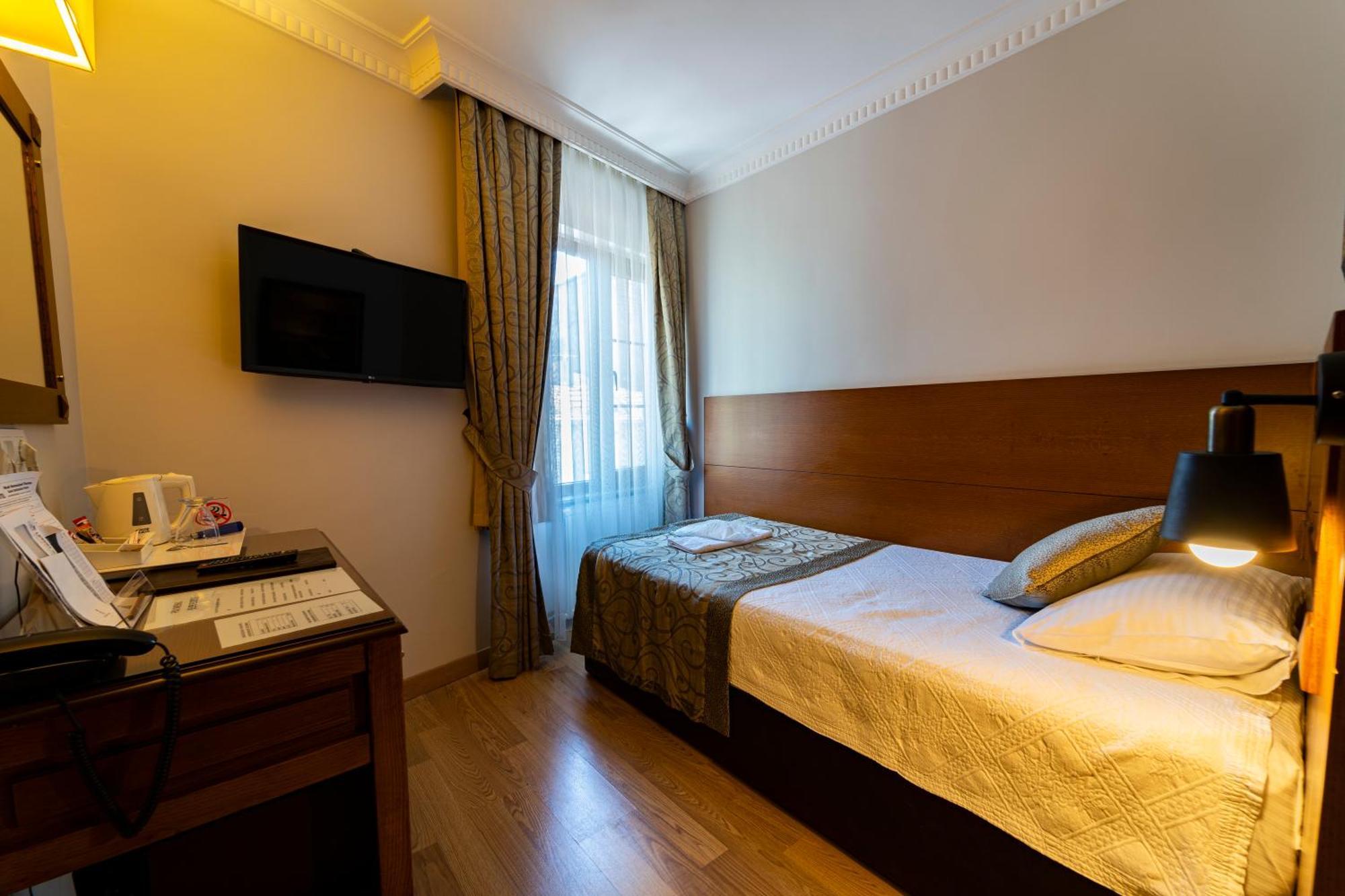 Levent Hotel Istanboel Buitenkant foto